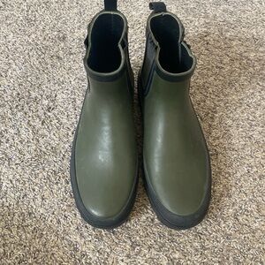 Target rain boots size 7